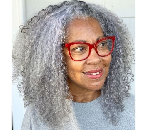 31 Best Hairstyles For Women Over 50 With Glasses – 2023