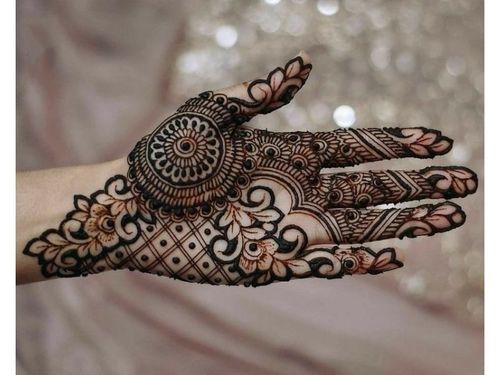 51 Simple And Easy Palm Mehndi Design For Brides | Fabbon